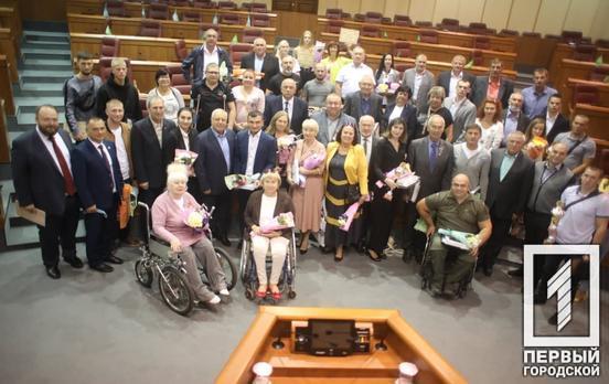 Нагрудні знаки, кубки та грамоти: у Кривому Розі привітали містян з прийдешнім Днем фізкультури і спорту