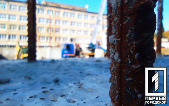 Реализация общественно значимых проектов совместными усилиями: в Кривом Роге провели выездное рабочее совещание на строительстве нового корпуса онкодиспансера