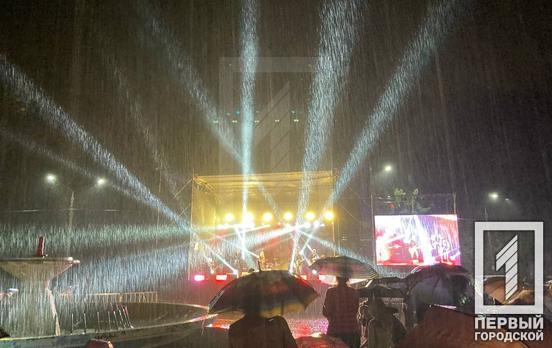 Аrt-time та театр-перфоманс: Покровський район Кривого Рогу запалює у День міста