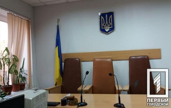 Позбавлення права працювати на рік та штраф: в Дніпропетровській області суд вперше виніс вирок лікареві, який підробляв COVID-сертифікати