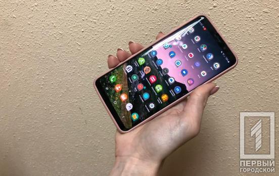 Президент України пообіцяв пенсіонерам, котрі вакцинувалися, безкоштовні смартфони та доступ в інтернет