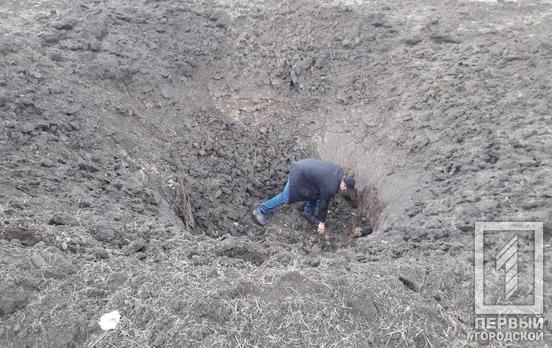 На стадіон біля однієї зі шкіл на Дніпропетровщині влучив ворожий снаряд, ‒ голова Дніпропетровської облради