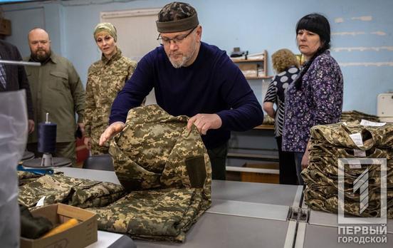 Начальник Військової адміністрації Кривого Рогу Олександр Вілкул провів робочу нараду щодо забезпечення військових частин Криворізького гарнізону бронежилетами, «розгрузками», формою та взуттям