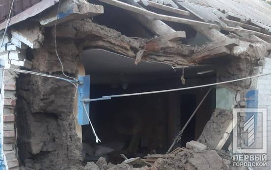 Окупанти п'ять разів атакували Дніпропетровську область повітряними ракетами, зруйнована залізнична колія та житлові будинки