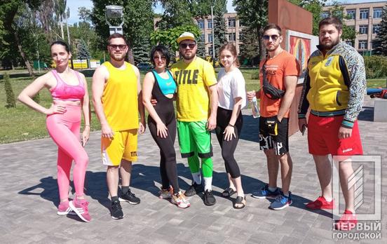 Щосуботи у Кривому Розі заслужений майстер спорту України Євген Хитров збирає всіх бажаючих на тренування