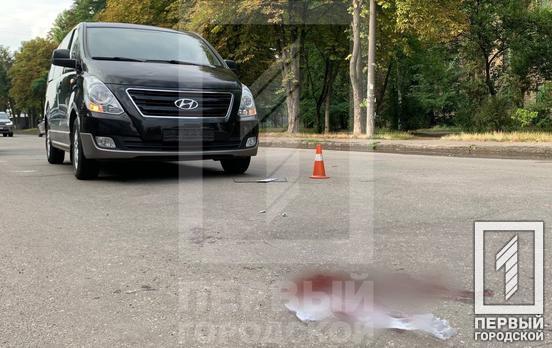 Під колеса на «зебрі»: у Довгинцівському районі мікроавтобус збив літню жінку