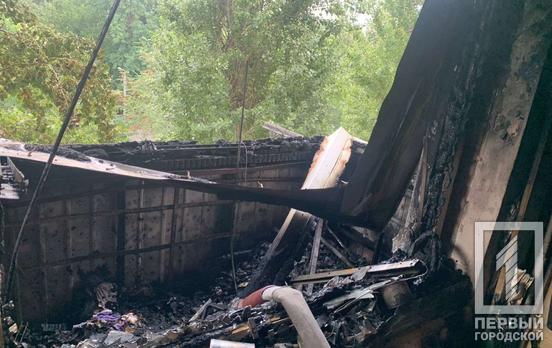 Рятувальники у Кривому Розі гасили пожежу на балконі