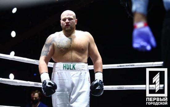 Криворіжець Ігор Шевадзуцький здолав на ринзі колишнього суперника Віталія Кличка Кевіна Джонсона й здобув ювілейну 10 перемогу