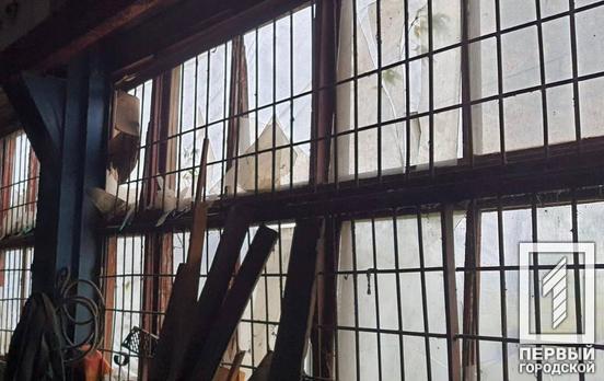 Російські військові вдарили по Нікопольському району, є руйнування та поранені