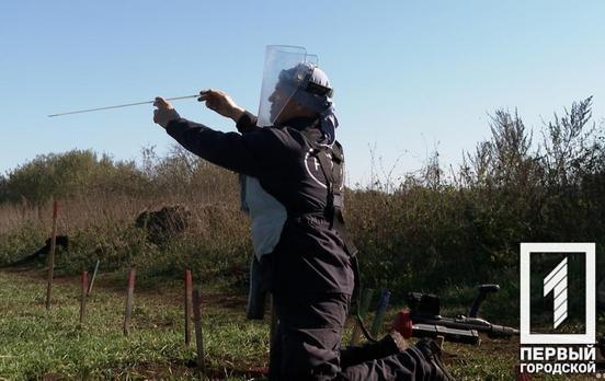 «Засоби захисту, обладнання тут найновіші, і якщо дотримуватися процедур безпеки, то на 99% це безпечна робота»: історія криворіжця, який подолав шлях від гірничого інженера до демінера