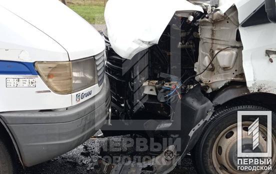 В результаті потрійної аварії в Кривому Розі госпіталізували чотирьох людей, у тому числі – двох дітей