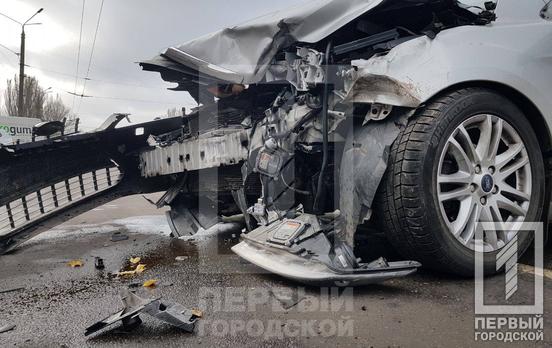 Внаслідок аварії в Кривому Розі водійка втратила свідомість