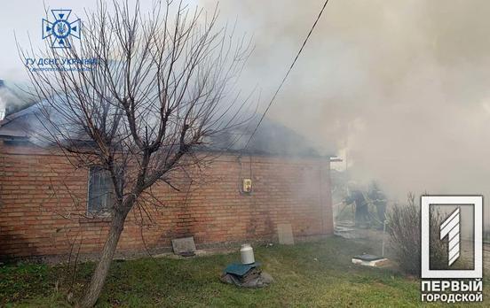 30 хвилин рятувальники Кривого Рогу гасили палаючу лазню всередині житлового будинку