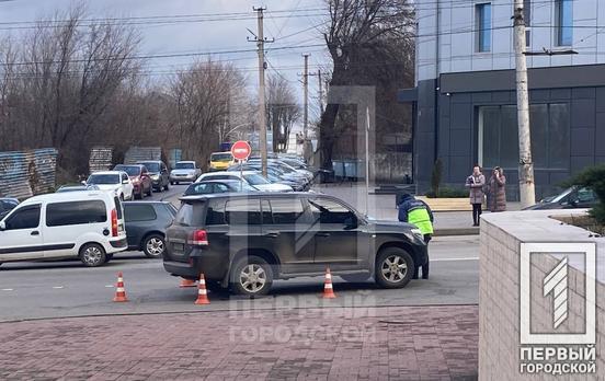 З черепно-мозковою травмою госпіталізували мешканку Кривого Рогу, котру збила автівка поблизу кільця 95 кварталу