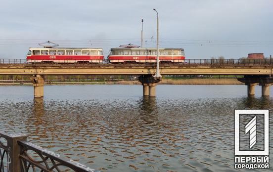 У Кривому Розі тимчасово змінився розклад роботи швидкісного та наземного трамваїв