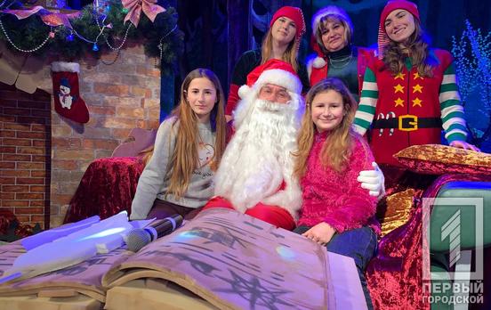 Майже пів сотні солодких подарунків від міської влади роздали юним мешканцям Інгулецького району Кривого Рогу з нагоди свят