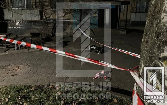 У Кривому Розі з вікна восьмого поверху випав чоловік й розбився на смерть