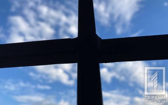 Кулаком в око: у Кривому Розі судили чоловіка, котрий побив свого знайомого за те, що він попросив цигарку