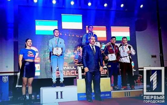 На міжнародному турнірі з боксу в Румунії українська збірна посіла перше місце, а криворіжець Артур Кузьменко став чемпіоном