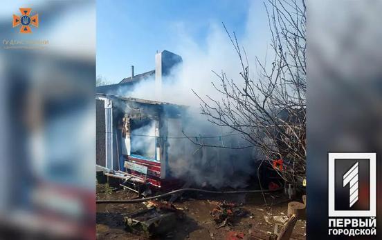 У Криворізькому районі надзвичайники за пів години ліквідували пожежу
