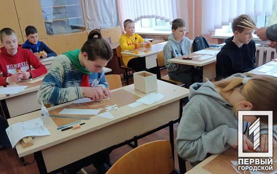 Криворожские юные техники победили в областном соревновании по авиамодельному спорту