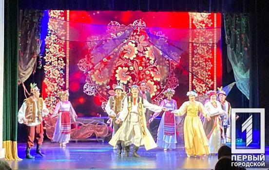 У Кривому Розі для жителів Покровського району влаштували театральні зустрічі просто неба