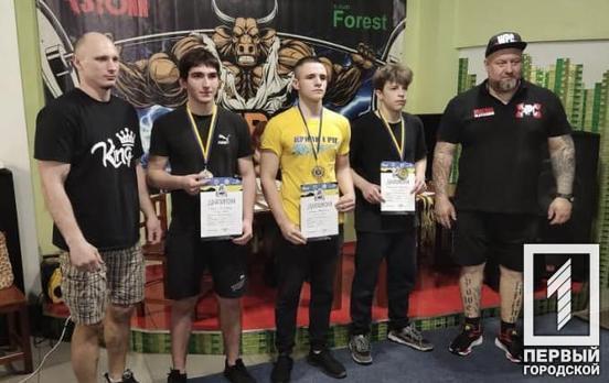Стали відомі імена криворіжців – чемпіонів України із пауерліфтингу