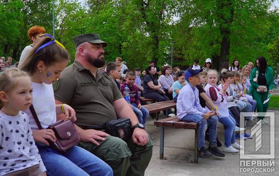 Благодійний ярмарок, виставка професій та воєнні експонати: у Саксаганському районі Кривого Рогу пройшов «PROFI-фест 2023»