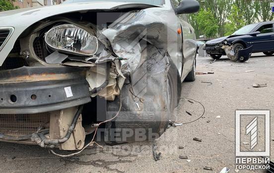 На перехресті однієї із центральних вулиць Кривого Рогу зіткнулися два легковики