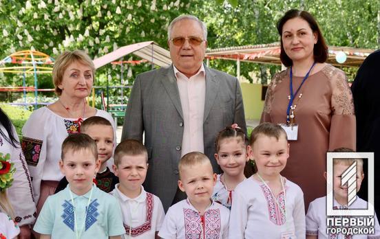 Ю