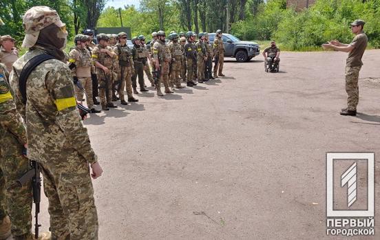 Навчання для військовослужбовців у Кривому Розі: воїни готуються до контрнаступу та на практиці відточують навички штурмових дій