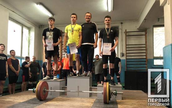Кривой Рог принимал чемпионат области по тяжелой атлетике среди юниоров: среди победителей - наши «Силачи»