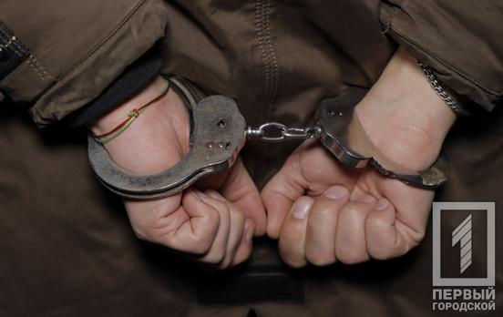 Чіплявся до 9-річної дівчинки у під'їзді: у Кривому Розі затримали педофіла
