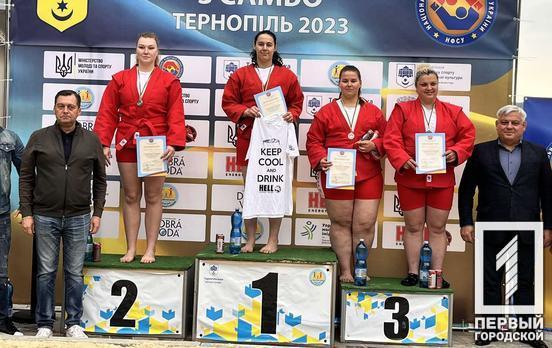 Чемпіонат України з боротьби самбо: дівчата з криворізької спортивної школи повернулися з нагородами