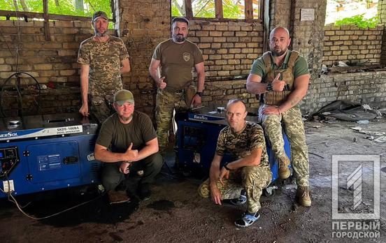 Творчий донат проти окупантів: інгульчани придбали бійцям 7-го ОБ «АРЕЙ» УДА генератори та плотер
