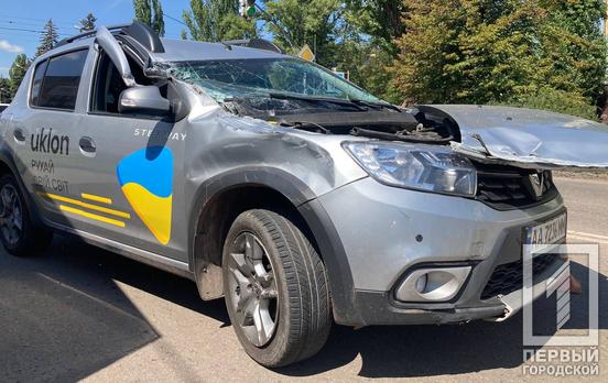 Не ловіть гав за кермом: у Кривому Розі водій легковика влетів у вантажну «Газель»