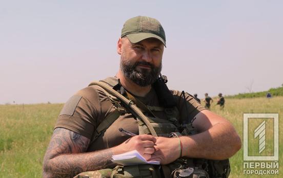 Знаходив «подарунки» від росіян та постійно перебував під наглядом ворожих «очей»: історією бійця, що боронить звільнене Урожайне, поділилася військова частина 3011 Нацгвардії України