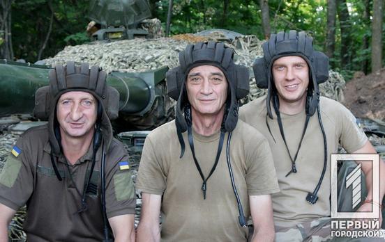 Червона пляма та чорна крапка посередині, наче «око Саурона»: історія бійців одного з батальйонів 17-ої славетної окремої танкової бригади імені Костянтина Пестушка з Кривого Рогу