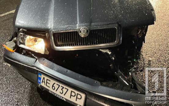 Неуважність або наслідки порушення ПДР: на виїзді з Кривого Рогу не змогли розминутися Skoda Octavia і Таврія