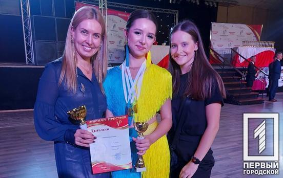 Юна криворіжанка Уляна Новосилецька перемогла на Відкритих змаганнях зі спортивного танцю «ВІКТОРІЯ-ТРОФІ»