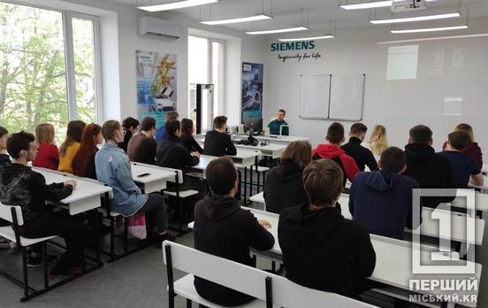 Поступить в ведущий университет, выехать за границу или взять «свободный год»: стали известны планы украинских учеников после окончания школы