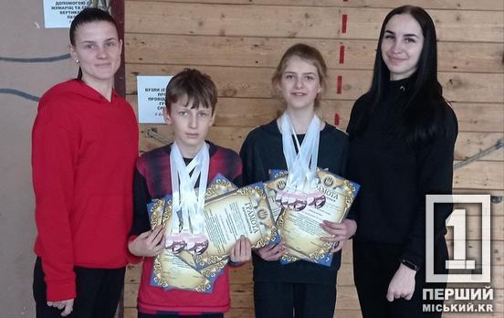 На змаганнях з гірського туризму, присвячених пам'яті полеглих Героїв, відзначилися двоє криворіжців Олександра Васільєва і Павло Вєніков