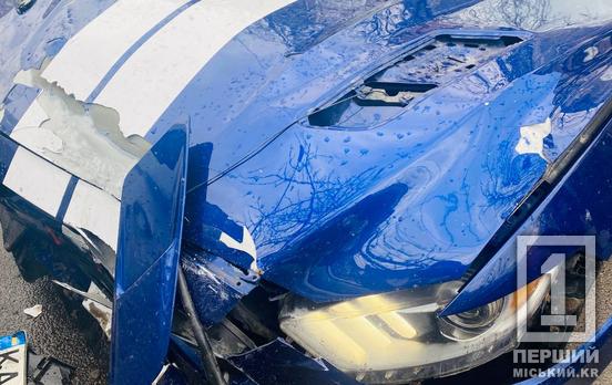 «Бюджетна» ДТП: у Кривому Розі зіштовхнулися Ford Mustang, BMW X5 та Skoda Kodiaq