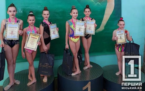 Мистецтво рухів, елегантність та грація: криворізькі гімнастки привезли з Олександрії  4 золоті нагороди