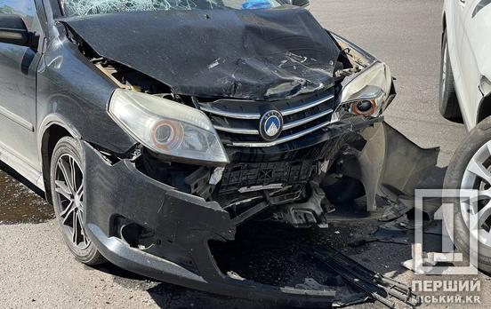 Розбиті «передки» та лобове скло: у Кривому Розі у ДТП потрапили Mercedes та Geely