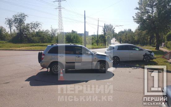 Пострадал ребенок: в Кривом Роге на Николая Свитальского столкнулись Chery и Renault