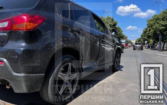 Неудачный маневр: в Кривом Роге не поделили дорогу Skoda и Mitsubishi