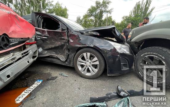 Знову відключення і знову не працював світлофор: у Кривому Розі сталася ДТП з маршруткою