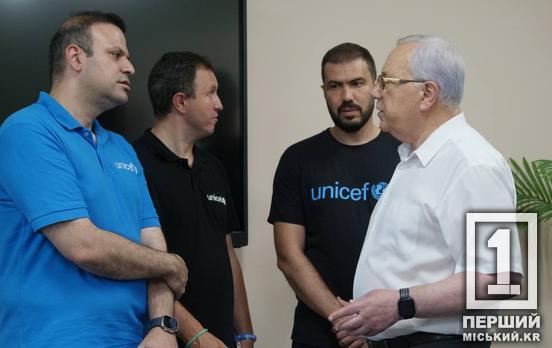 Я вражена тією самовіддачею, яку демонструє міська влада Кривого Рогу по відношенню до дітей, - директорка глобального офісу з гуманітарних програм штаб-квартири у Нью-Йорку Дитячого фонду ООН (UNICEF)