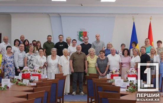 Від усіх криворіжців велика подяка нашим незламним медикам - лікарям, медичним сестрам, всім, хто рятує  життя,  лікує, повертає здоров’я Захисникам та Захисницям, жителям міста та переселенцям